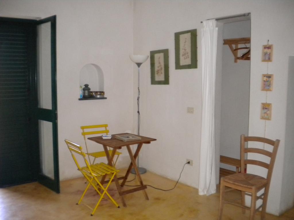 Casa U' Cucunciu Lägenhet Lipari  Rum bild