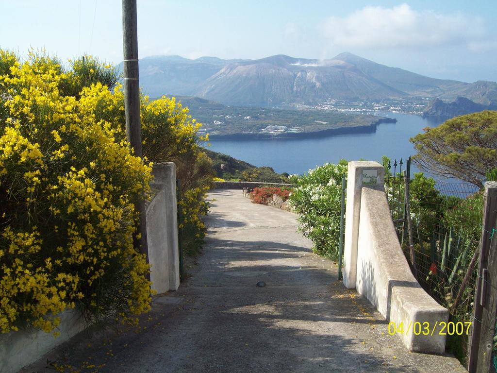 Casa U' Cucunciu Lägenhet Lipari  Rum bild
